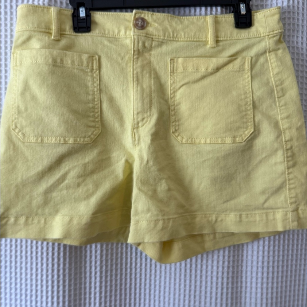 LOFT Light Yellow Women's shorts